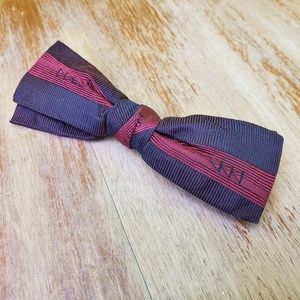 Vintage | Arrow Triangle Red Black Stripe Bowtie